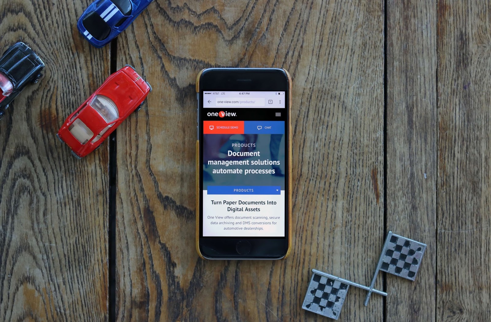 Responsive design on One View's homepage